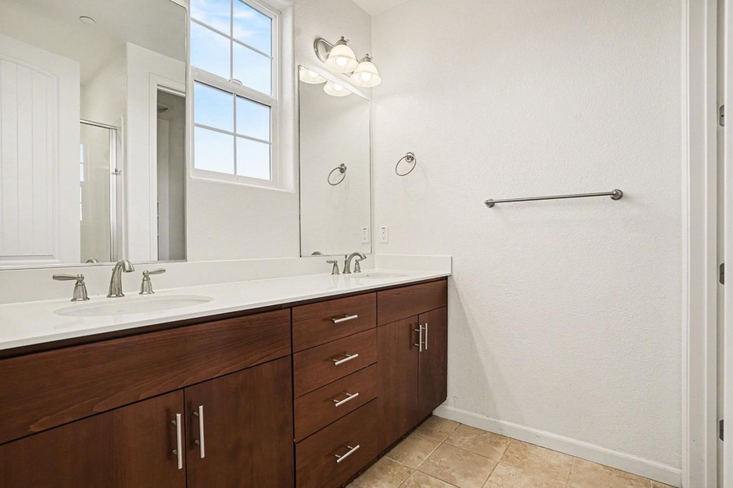 Detail Gallery Image 14 of 21 For 39872 Sawyer Ter, Newark,  CA 94560 - 4 Beds | 3/1 Baths