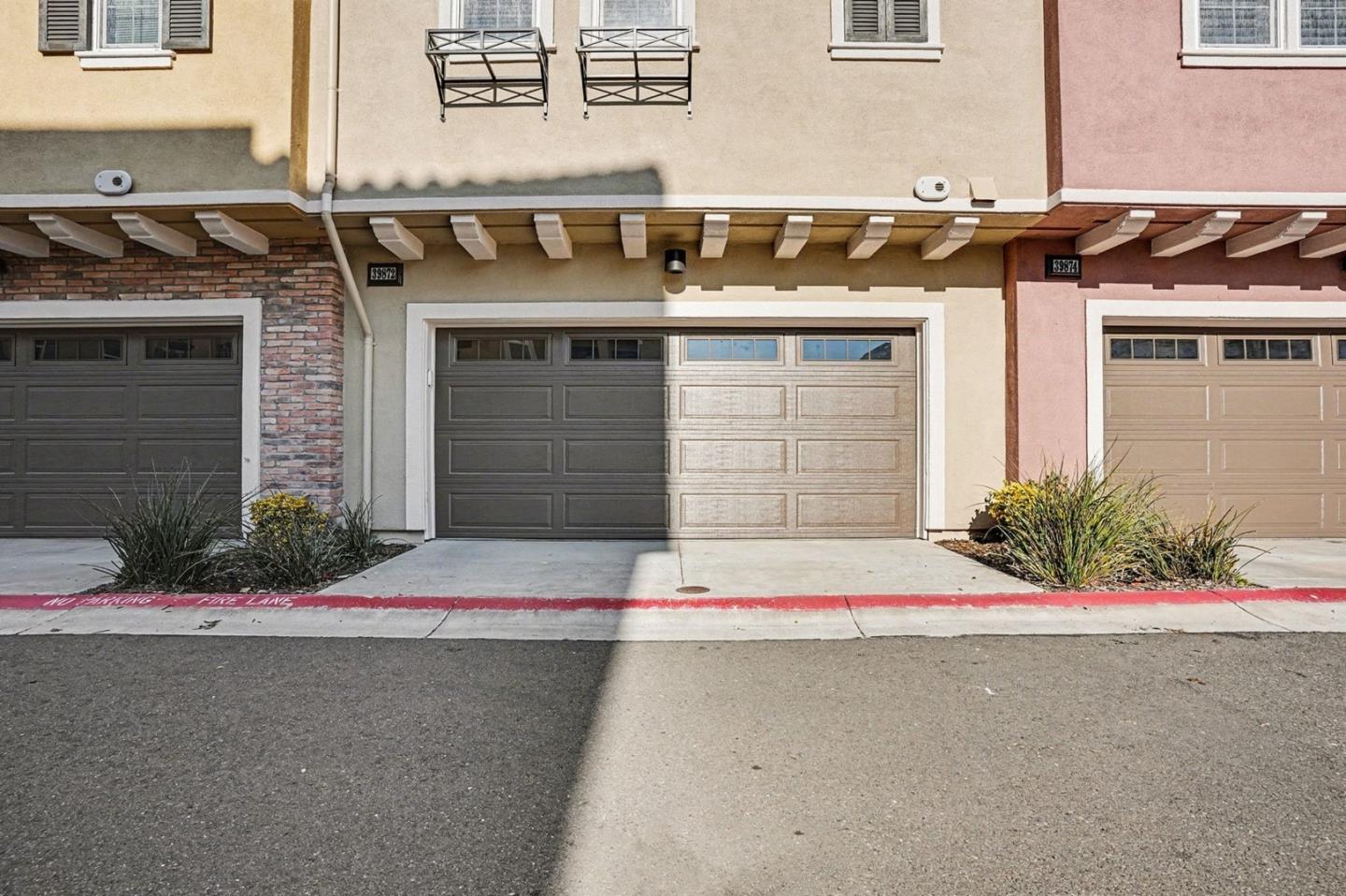 Detail Gallery Image 2 of 21 For 39872 Sawyer Ter, Newark,  CA 94560 - 4 Beds | 3/1 Baths