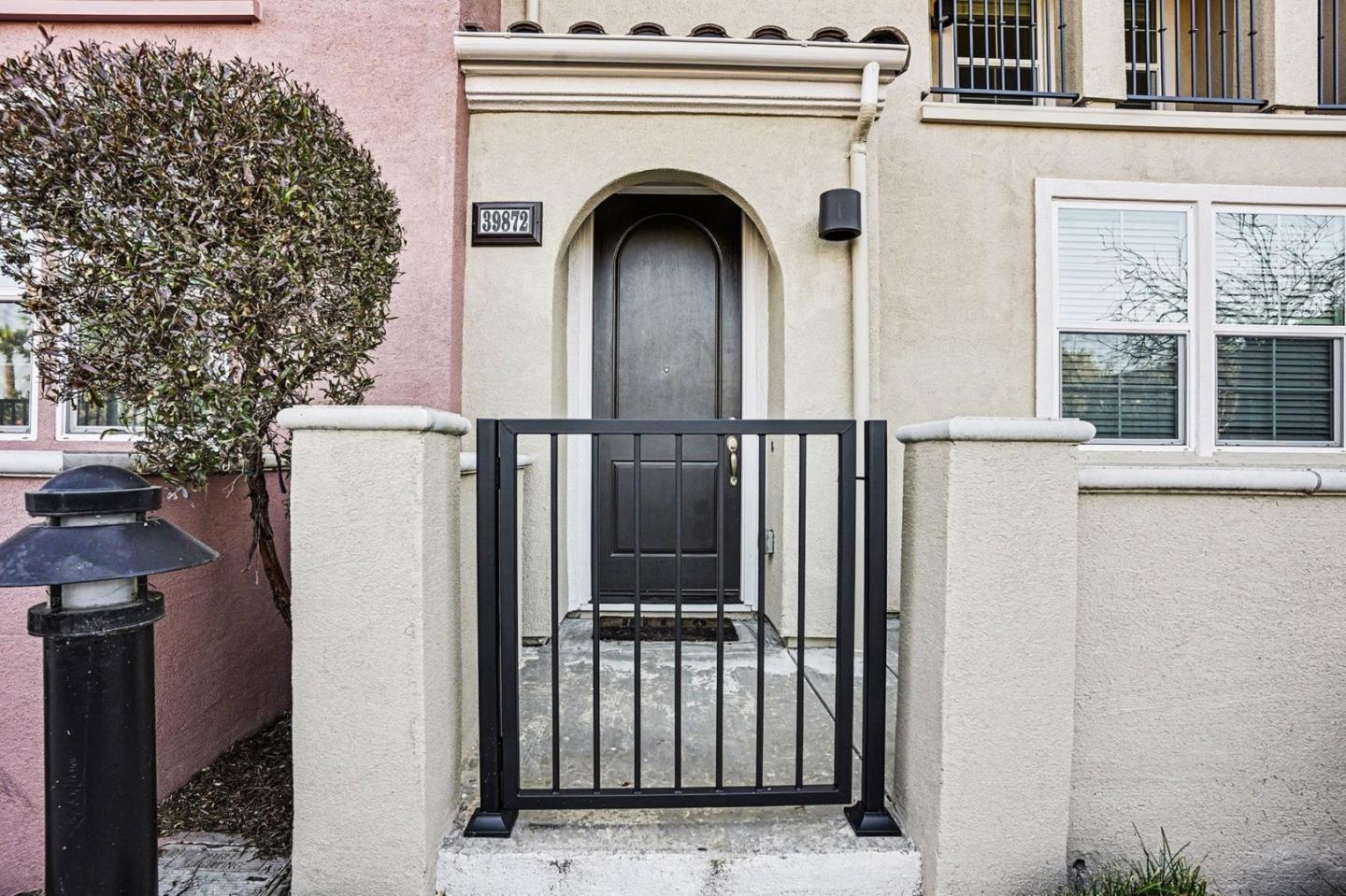 Detail Gallery Image 3 of 21 For 39872 Sawyer Ter, Newark,  CA 94560 - 4 Beds | 3/1 Baths