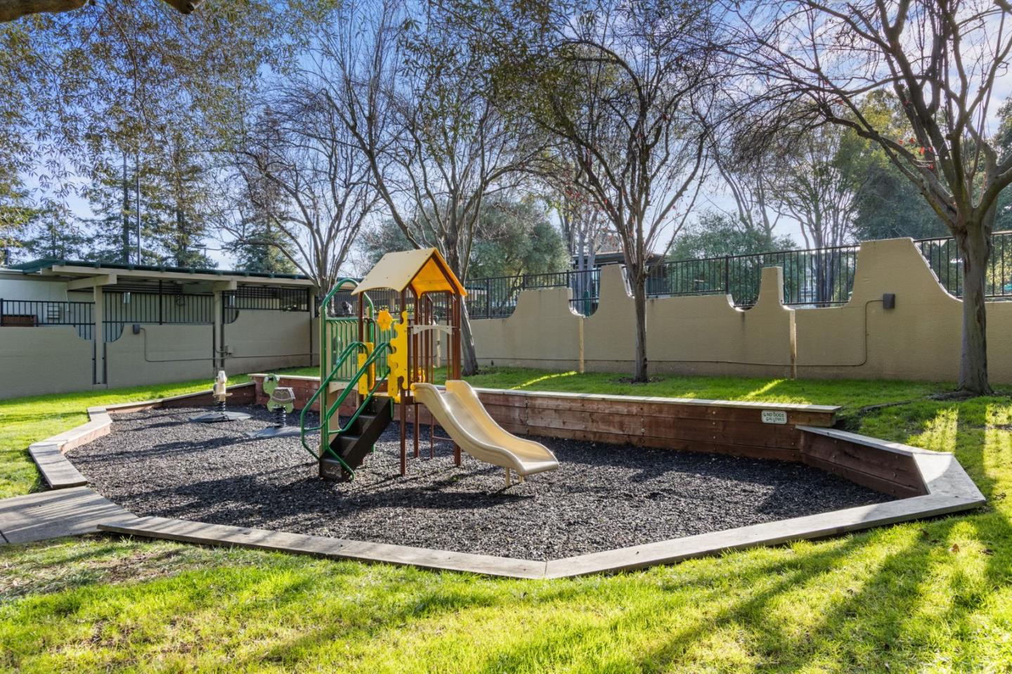 Detail Gallery Image 33 of 38 For 833 N Humboldt St #201,  San Mateo,  CA 94401 - 1 Beds | 1 Baths