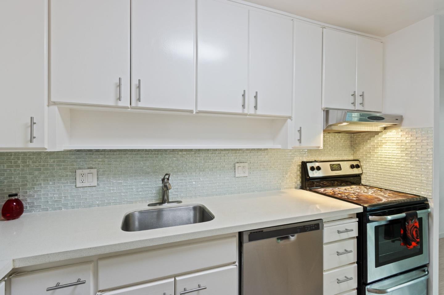 Detail Gallery Image 6 of 38 For 833 N Humboldt St #201,  San Mateo,  CA 94401 - 1 Beds | 1 Baths