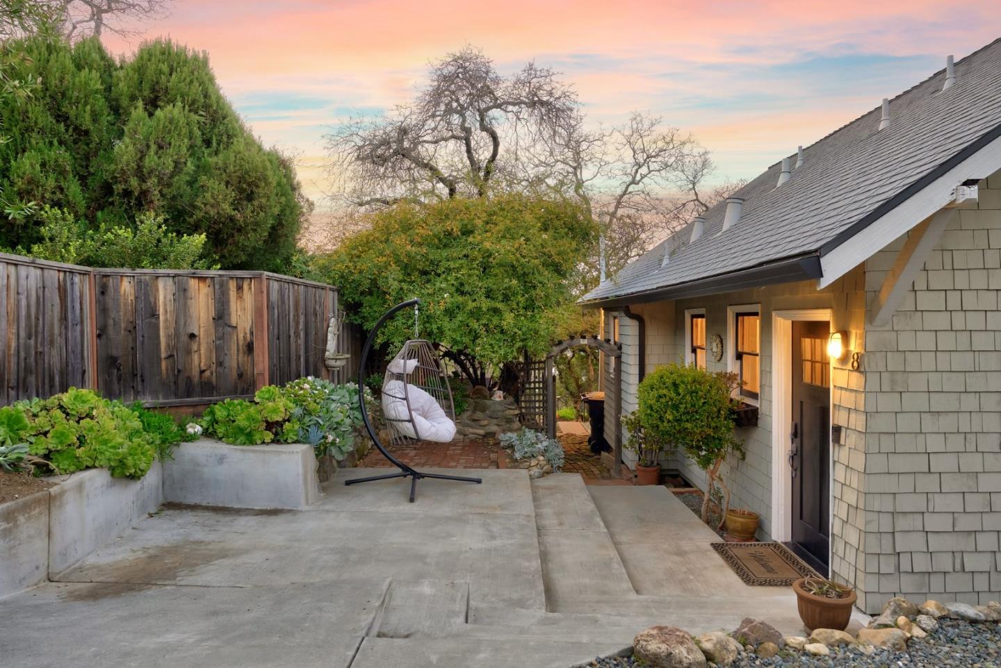 Detail Gallery Image 10 of 70 For 8 Central Ct, Los Gatos,  CA 95030 - 2 Beds | 2 Baths