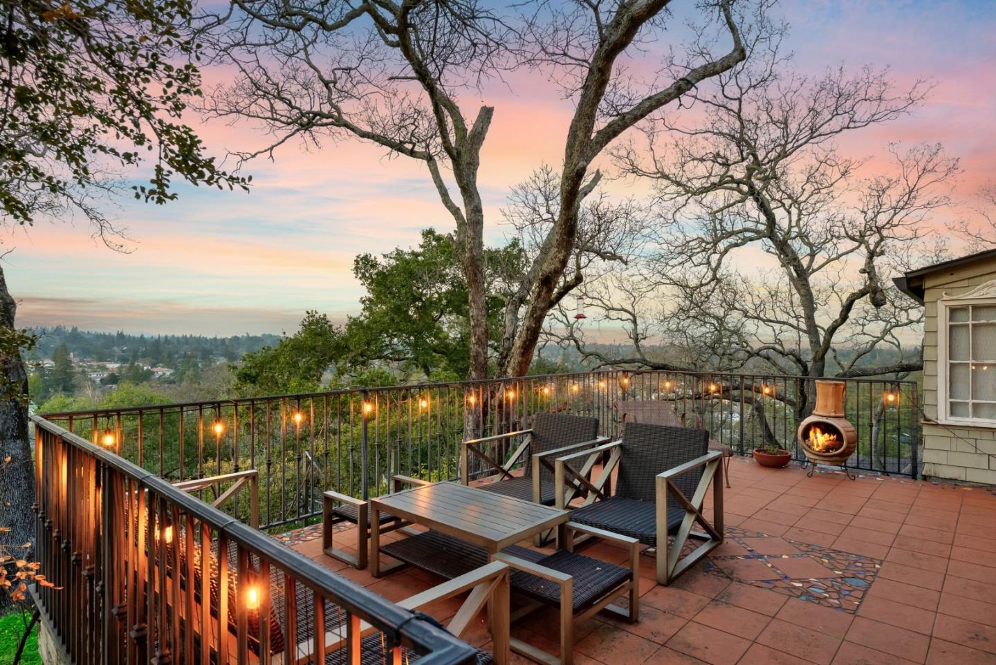 Detail Gallery Image 3 of 70 For 8 Central Ct, Los Gatos,  CA 95030 - 2 Beds | 2 Baths