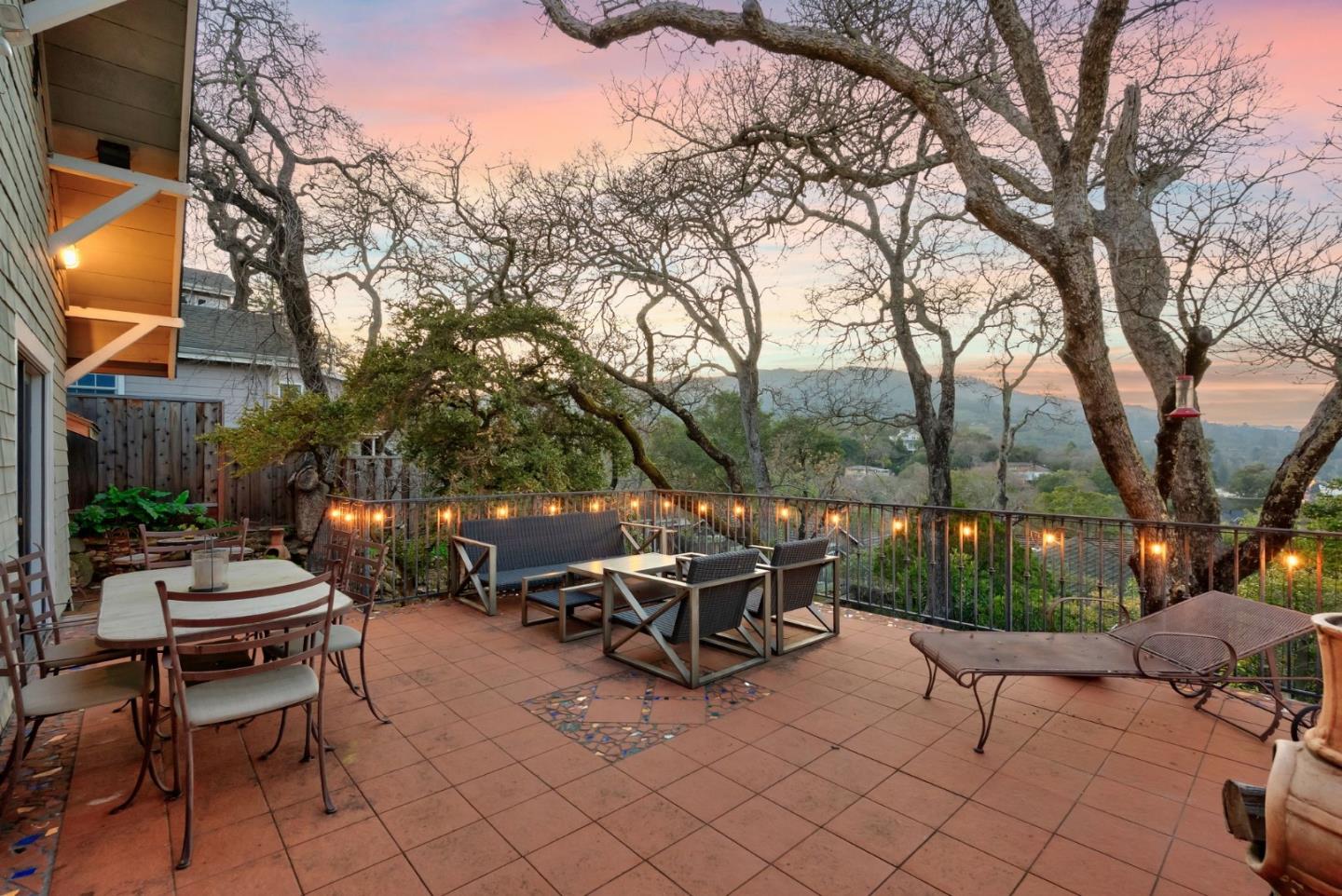 Detail Gallery Image 4 of 70 For 8 Central Ct, Los Gatos,  CA 95030 - 2 Beds | 2 Baths