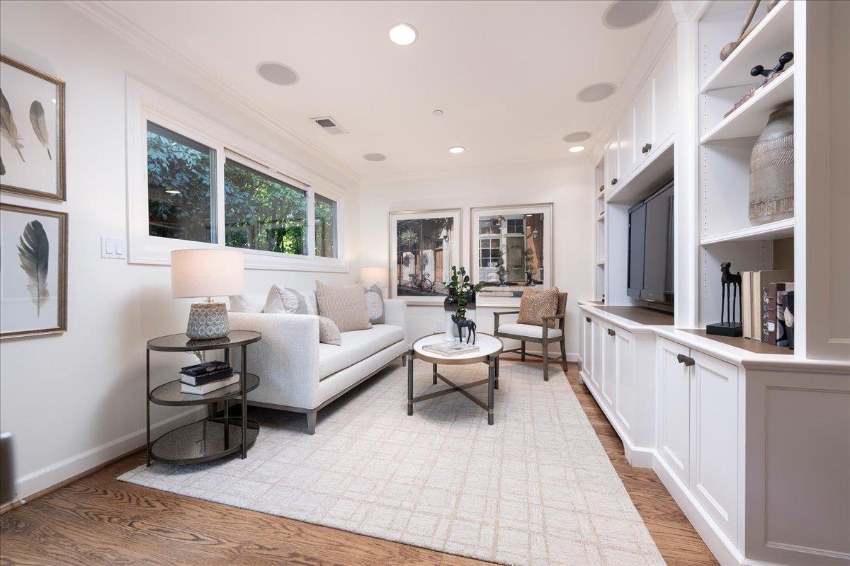 Detail Gallery Image 10 of 30 For 365 Parrott Dr, San Mateo,  CA 94402 - 3 Beds | 2 Baths