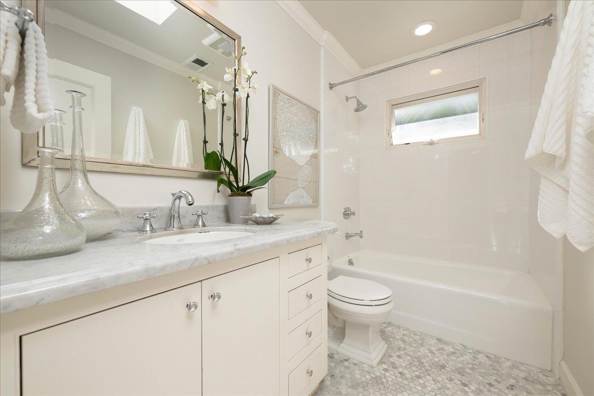 Detail Gallery Image 17 of 30 For 365 Parrott Dr, San Mateo,  CA 94402 - 3 Beds | 2 Baths