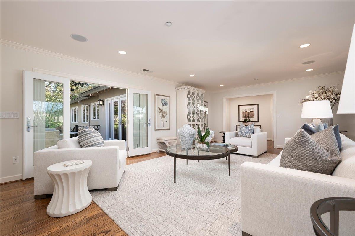 Detail Gallery Image 2 of 30 For 365 Parrott Dr, San Mateo,  CA 94402 - 3 Beds | 2 Baths