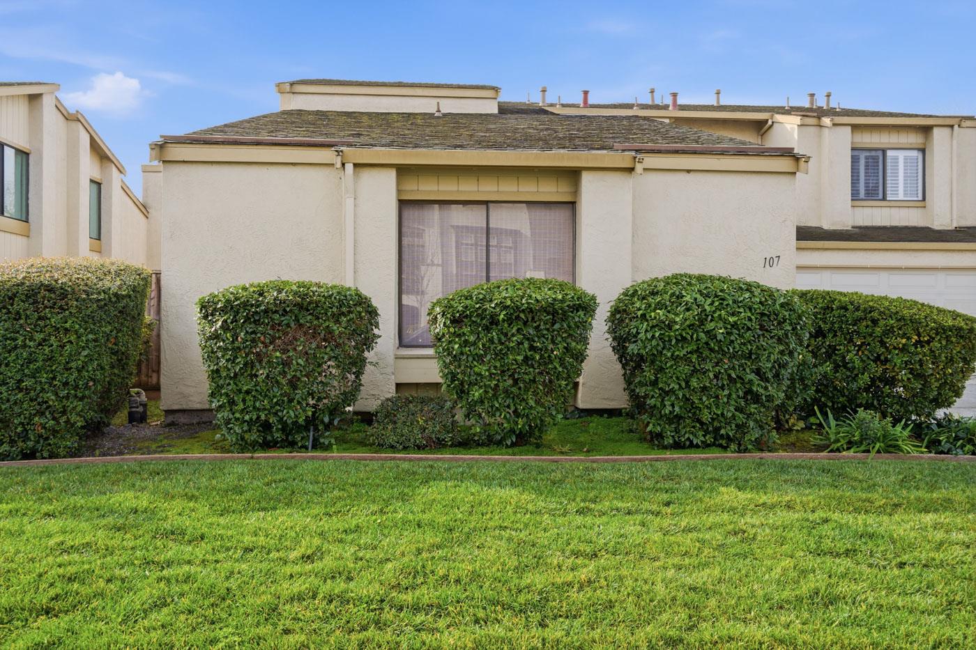 Detail Gallery Image 18 of 20 For 107 Evandale, Mountain View,  CA 94043 - 3 Beds | 2 Baths