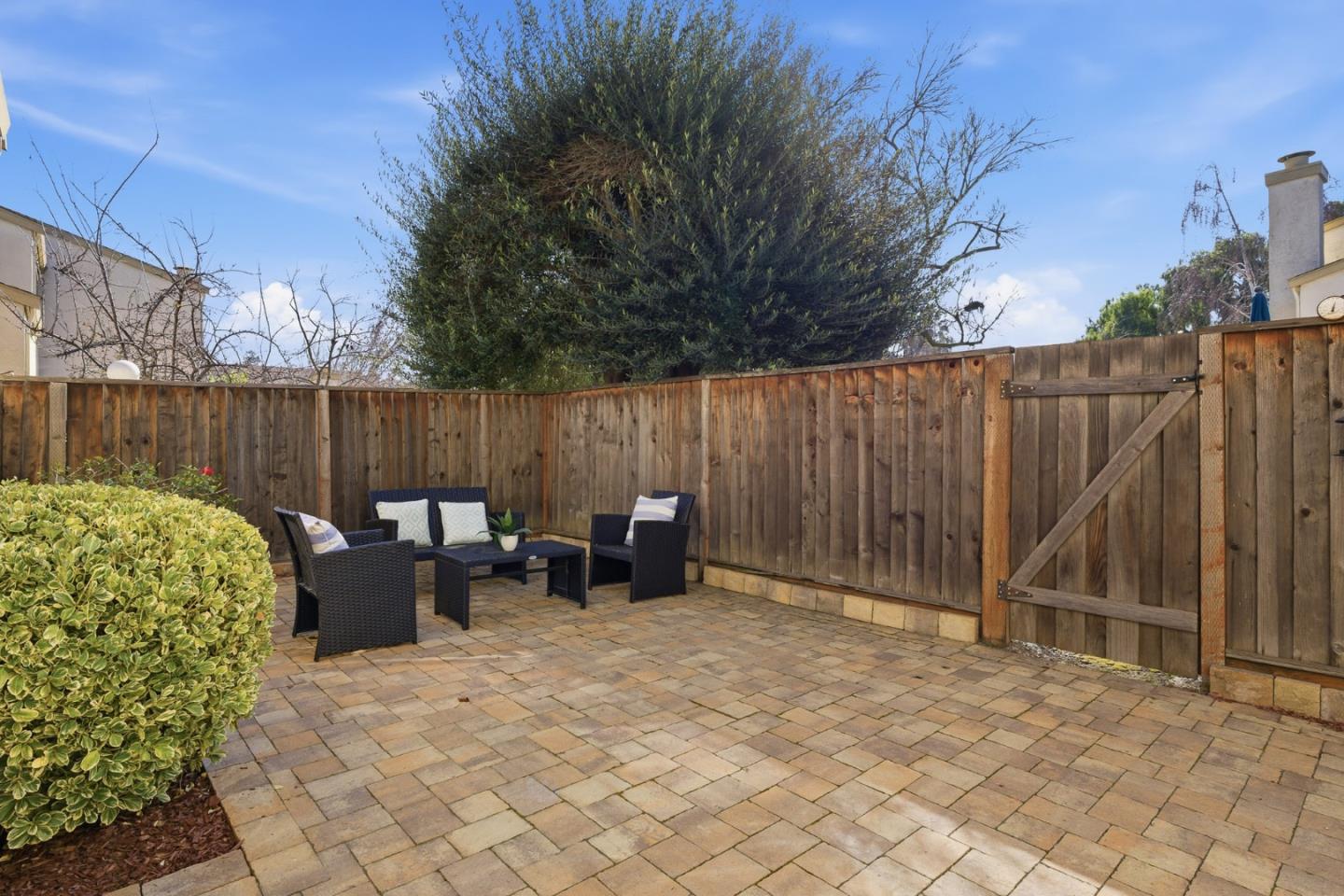 Detail Gallery Image 24 of 27 For 107 Evandale, Mountain View,  CA 94043 - 3 Beds | 2 Baths