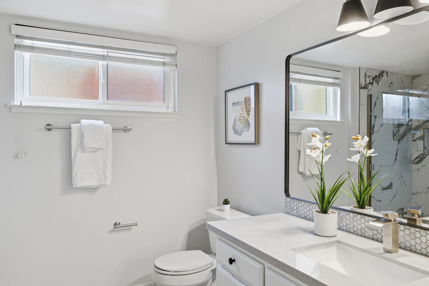 Detail Gallery Image 6 of 20 For 107 Evandale, Mountain View,  CA 94043 - 3 Beds | 2 Baths