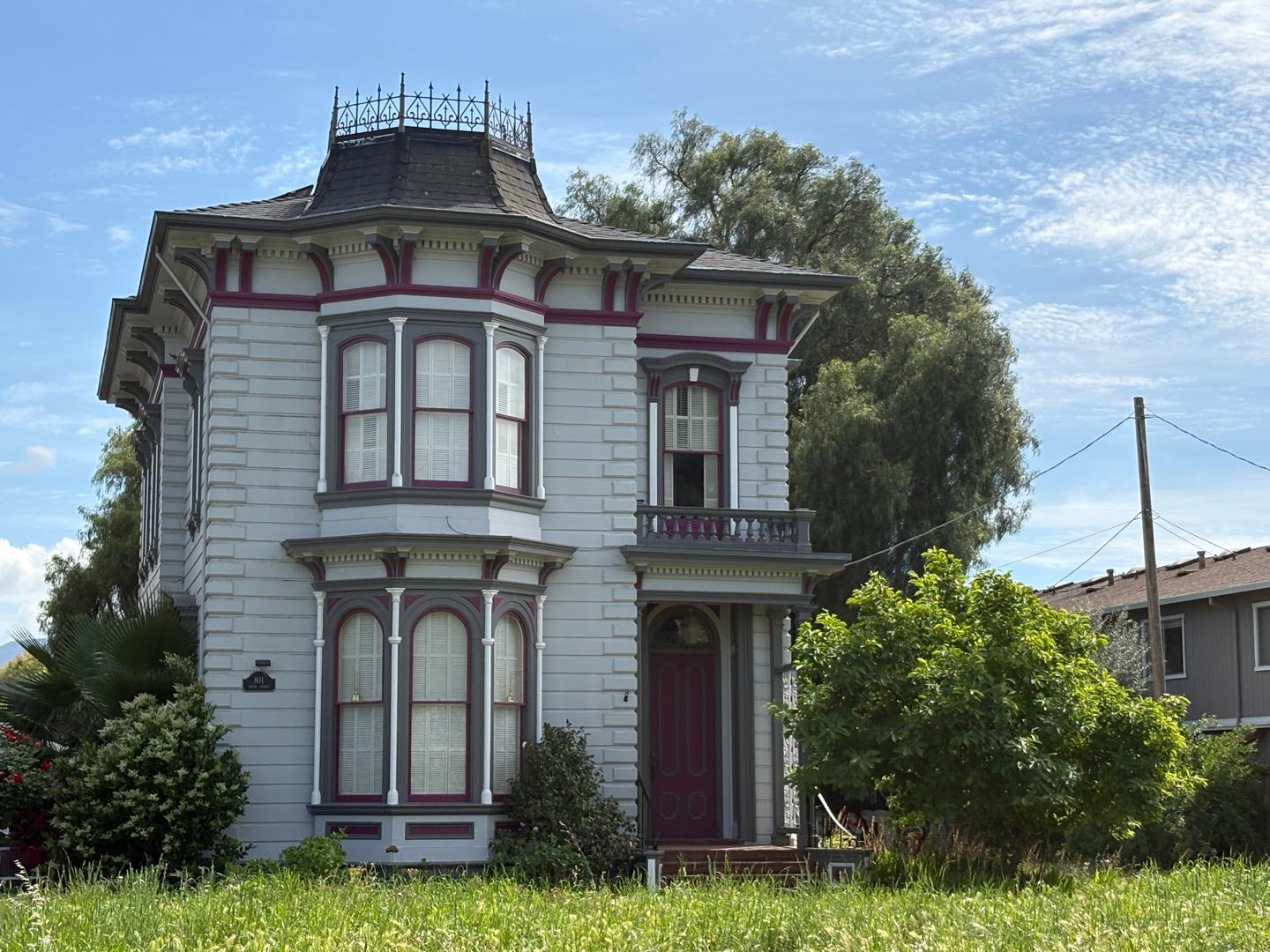 Detail Gallery Image 3 of 22 For South St, Hollister,  CA 95023 - 4 Beds | 2/2 Baths