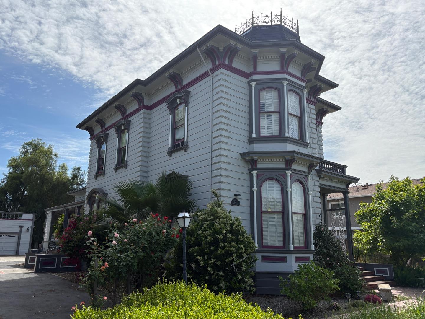 Detail Gallery Image 4 of 22 For South St, Hollister,  CA 95023 - 4 Beds | 2/2 Baths