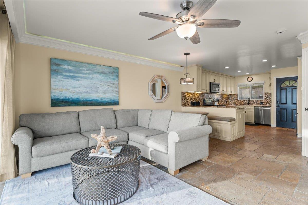 Detail Gallery Image 6 of 32 For 220 Beach Dr, Aptos,  CA 95003 - 3 Beds | 2 Baths