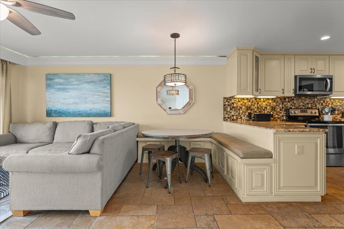 Detail Gallery Image 7 of 32 For 220 Beach Dr, Aptos,  CA 95003 - 3 Beds | 2 Baths