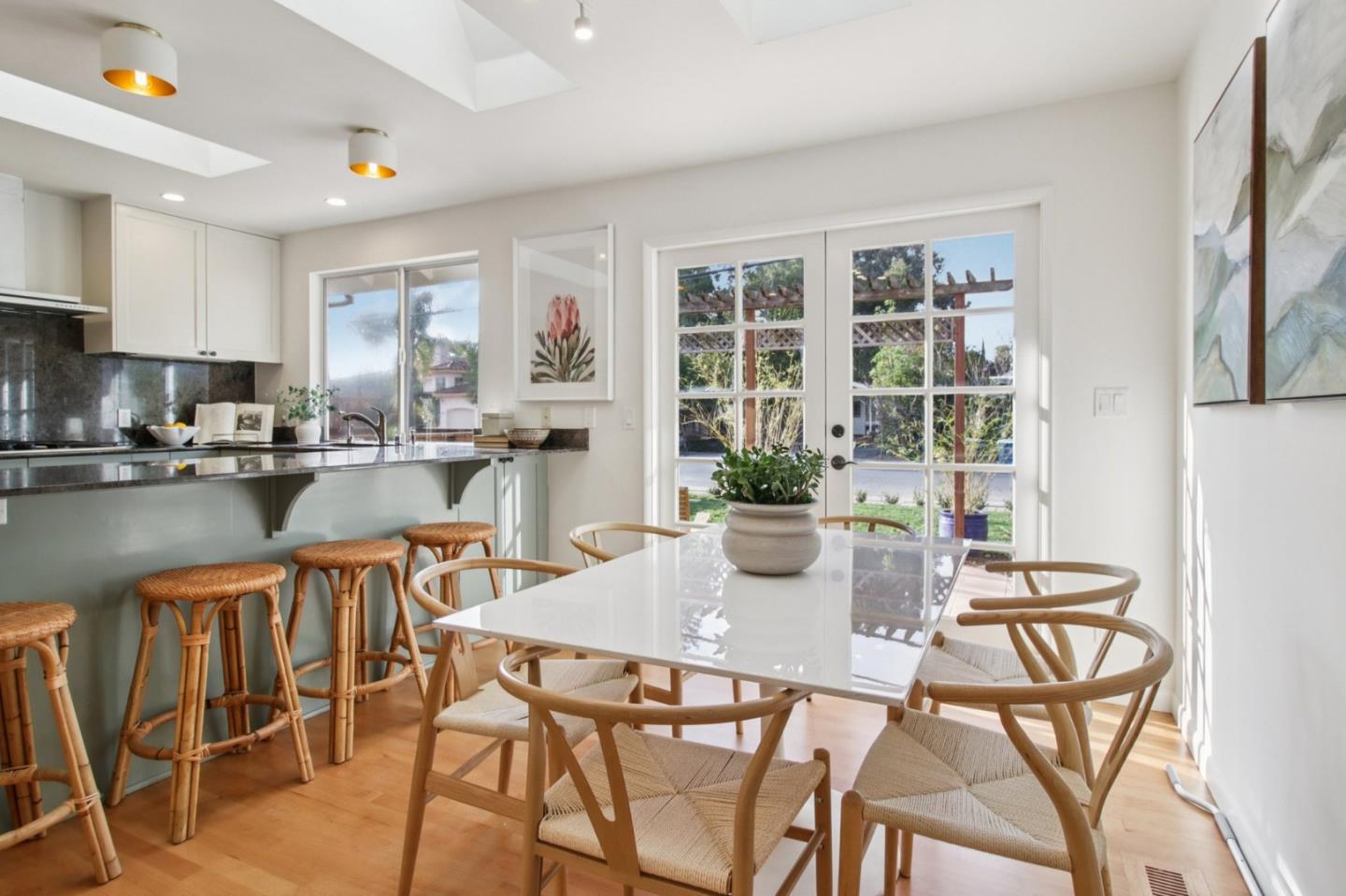 Detail Gallery Image 15 of 73 For 745 Barron Ave, Palo Alto,  CA 94306 - 5 Beds | 4/1 Baths