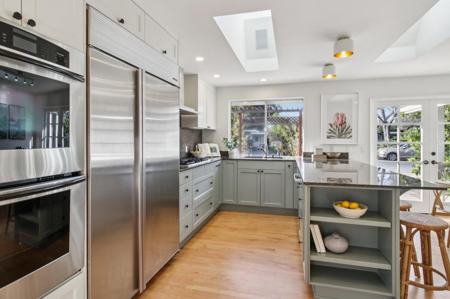 Detail Gallery Image 21 of 73 For 745 Barron Ave, Palo Alto,  CA 94306 - 5 Beds | 4/1 Baths