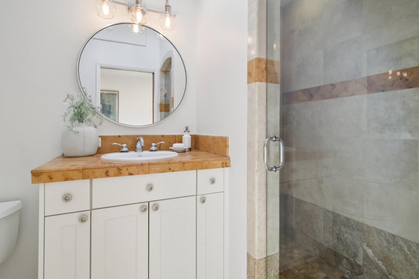 Detail Gallery Image 25 of 73 For 745 Barron Ave, Palo Alto,  CA 94306 - 5 Beds | 4/1 Baths