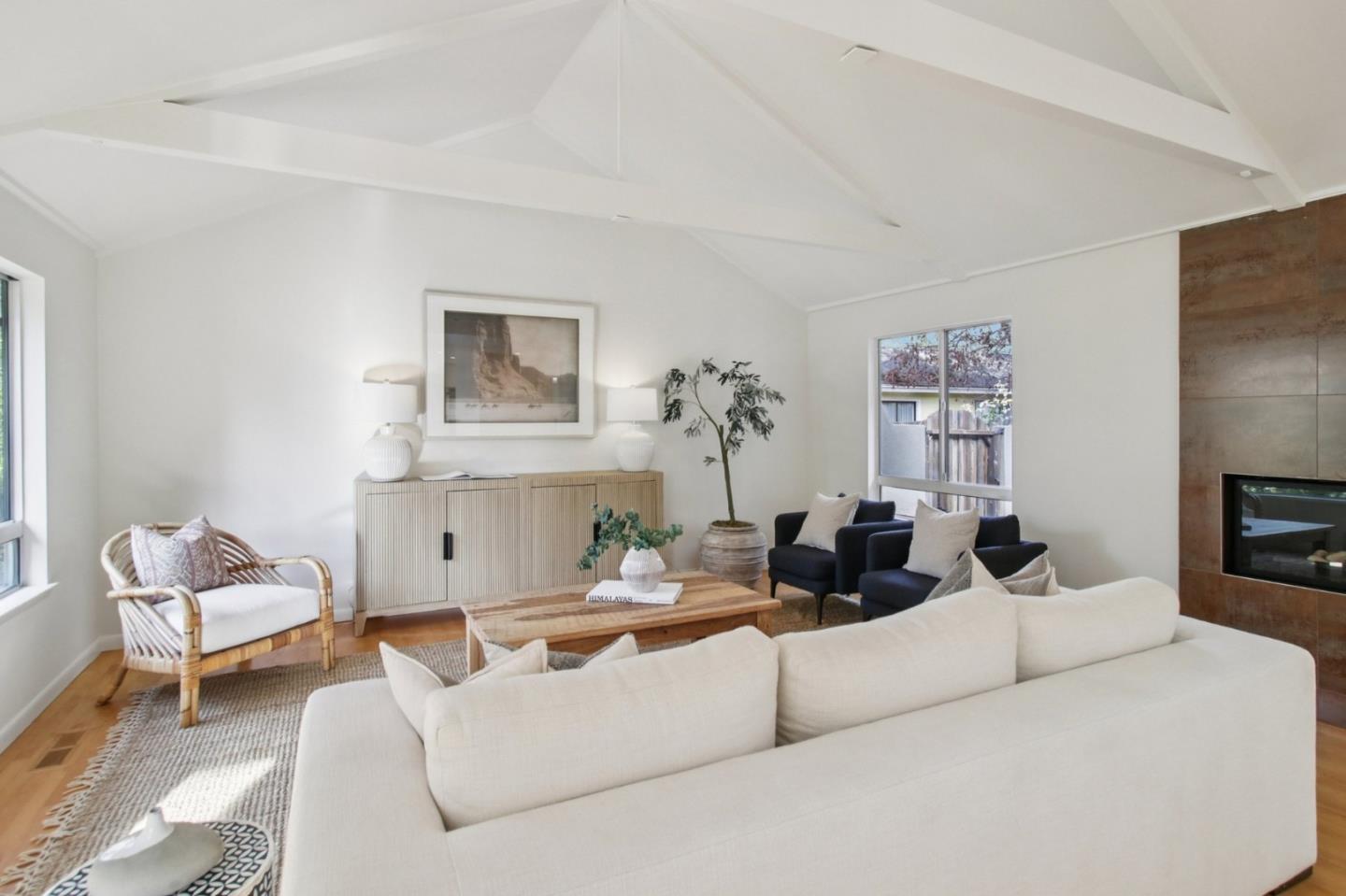 Detail Gallery Image 7 of 73 For 745 Barron Ave, Palo Alto,  CA 94306 - 5 Beds | 4/1 Baths