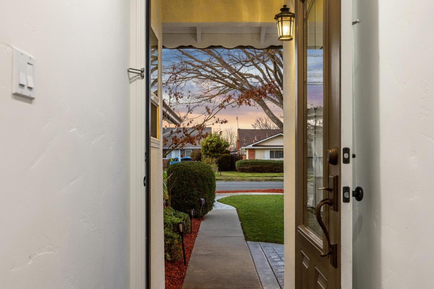 Detail Gallery Image 10 of 103 For 1592 Willowmont Ave, San Jose,  CA 95118 - 4 Beds | 2 Baths