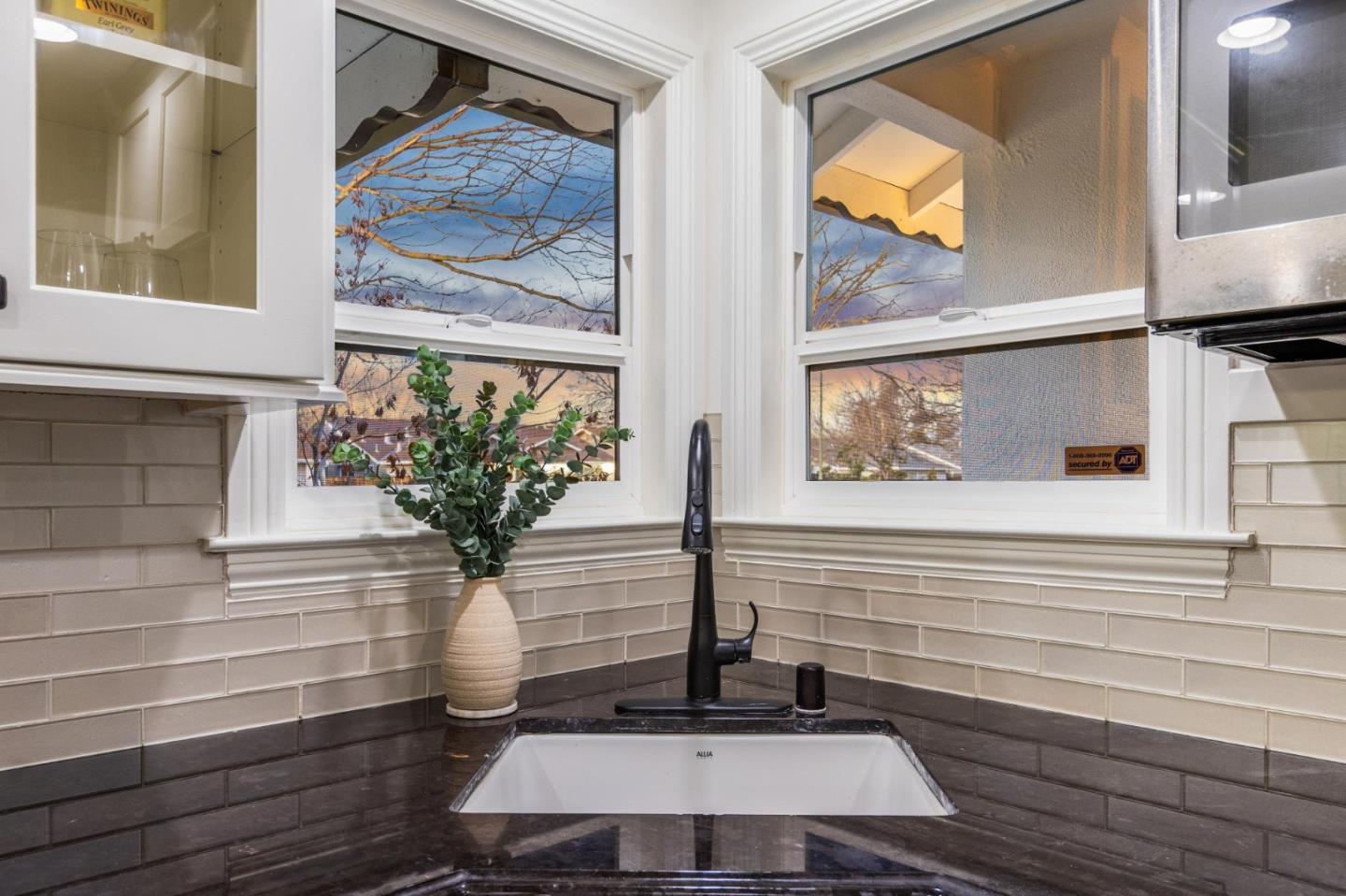 Detail Gallery Image 13 of 103 For 1592 Willowmont Ave, San Jose,  CA 95118 - 4 Beds | 2 Baths