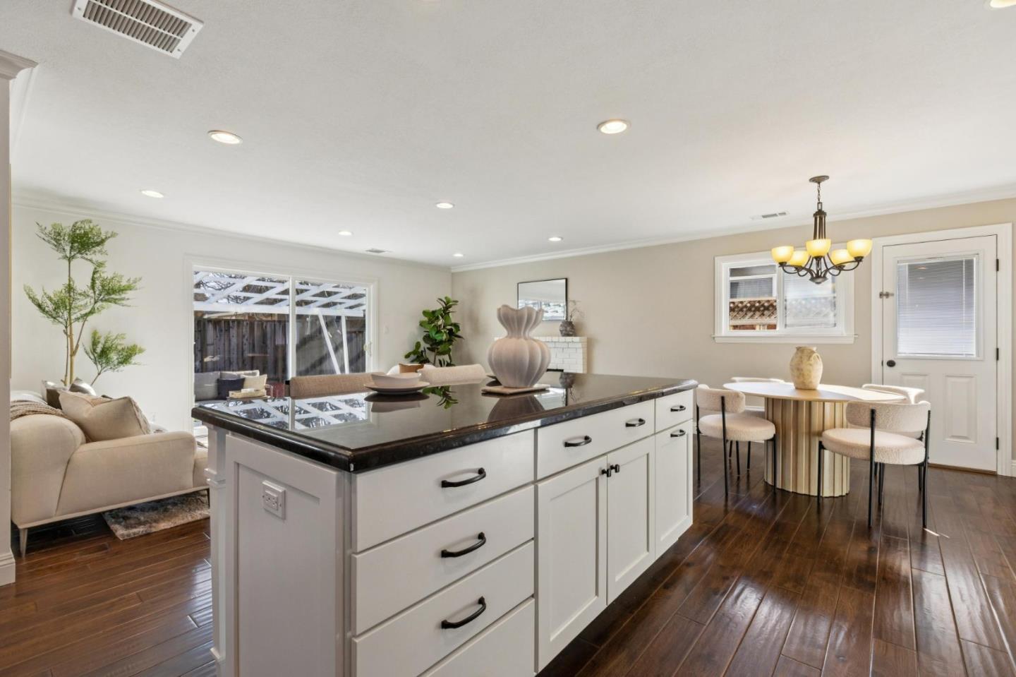 Detail Gallery Image 66 of 103 For 1592 Willowmont Ave, San Jose,  CA 95118 - 4 Beds | 2 Baths