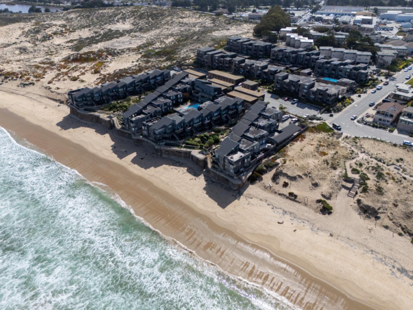 Detail Gallery Image 17 of 33 For 125 Surf Way #343,  Monterey,  CA 93940 - 1 Beds | 1 Baths