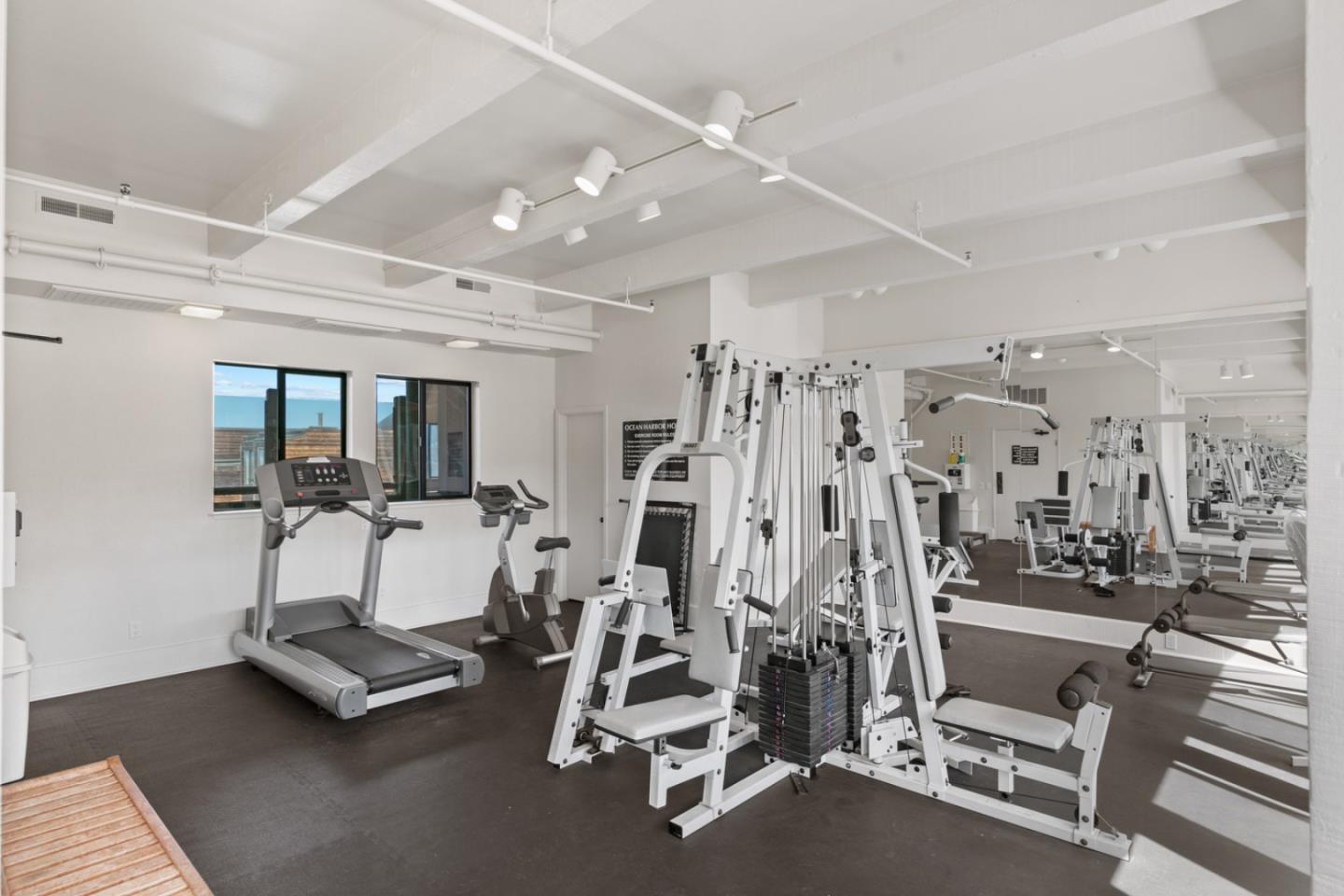 Detail Gallery Image 21 of 33 For 125 Surf Way #343,  Monterey,  CA 93940 - 1 Beds | 1 Baths