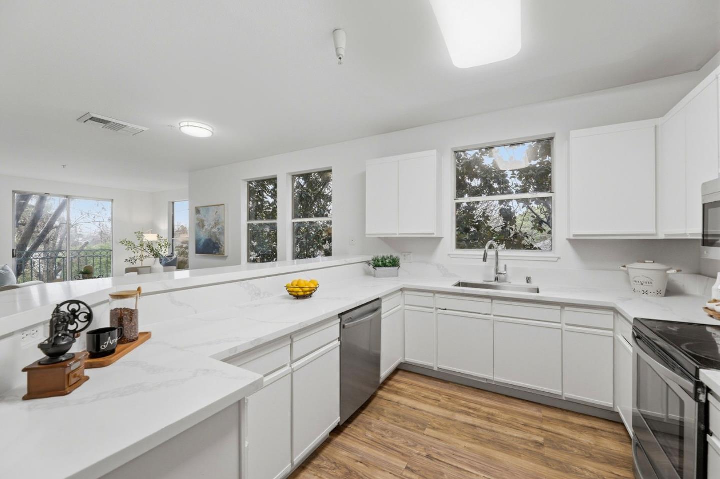 Detail Gallery Image 10 of 33 For 951 S 12th St #220,  San Jose,  CA 95112 - 2 Beds | 2 Baths