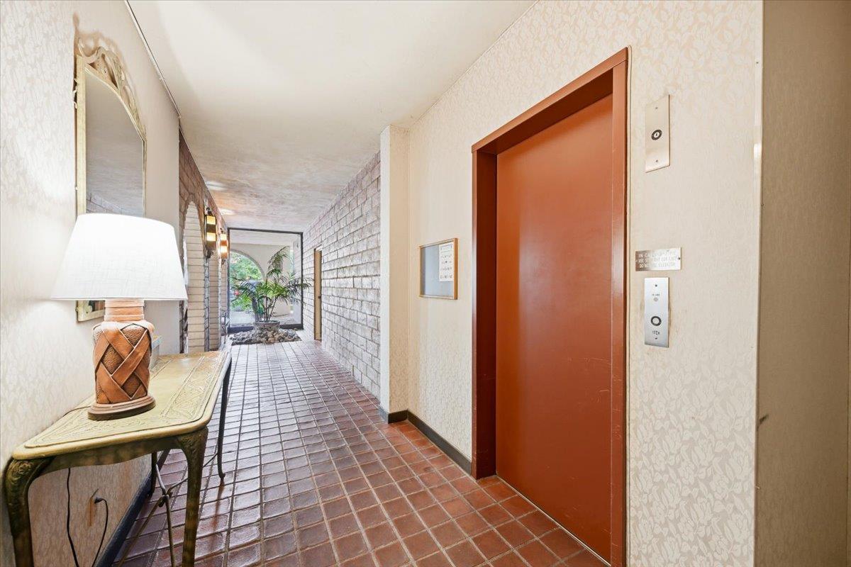 Detail Gallery Image 6 of 40 For 555 Palm Ave #202,  Millbrae,  CA 94030 - 2 Beds | 2 Baths