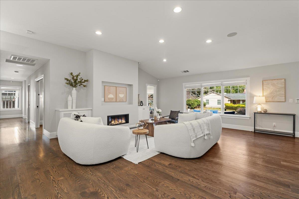 Detail Gallery Image 10 of 46 For 21 Euclid Ave, Los Gatos,  CA 95030 - 4 Beds | 2/1 Baths