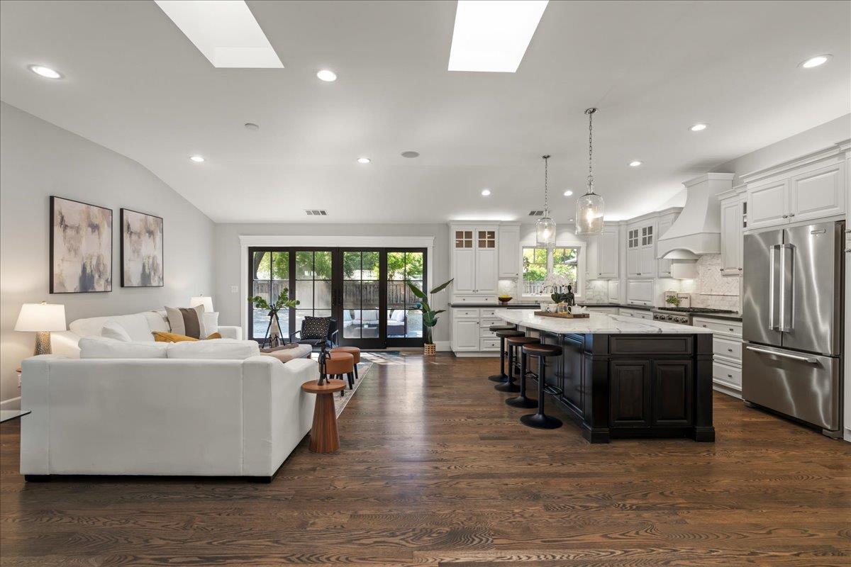 Detail Gallery Image 12 of 46 For 21 Euclid Ave, Los Gatos,  CA 95030 - 4 Beds | 2/1 Baths