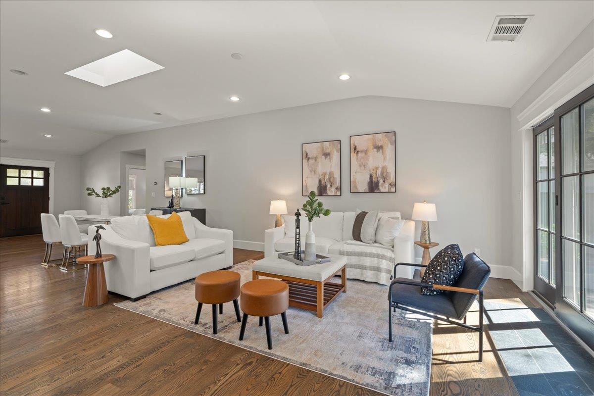 Detail Gallery Image 14 of 46 For 21 Euclid Ave, Los Gatos,  CA 95030 - 4 Beds | 2/1 Baths