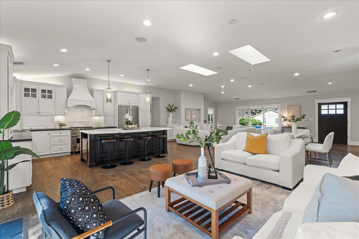 Detail Gallery Image 15 of 46 For 21 Euclid Ave, Los Gatos,  CA 95030 - 4 Beds | 2/1 Baths