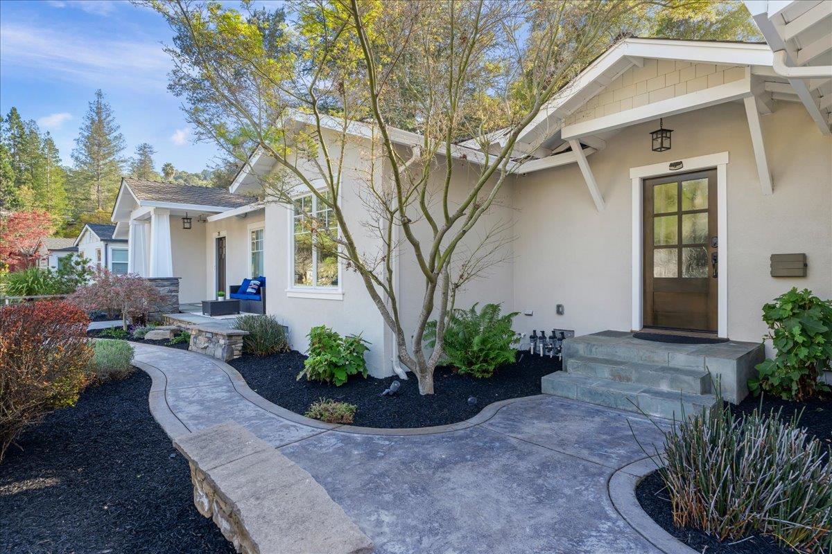 Detail Gallery Image 5 of 46 For 21 Euclid Ave, Los Gatos,  CA 95030 - 4 Beds | 2/1 Baths