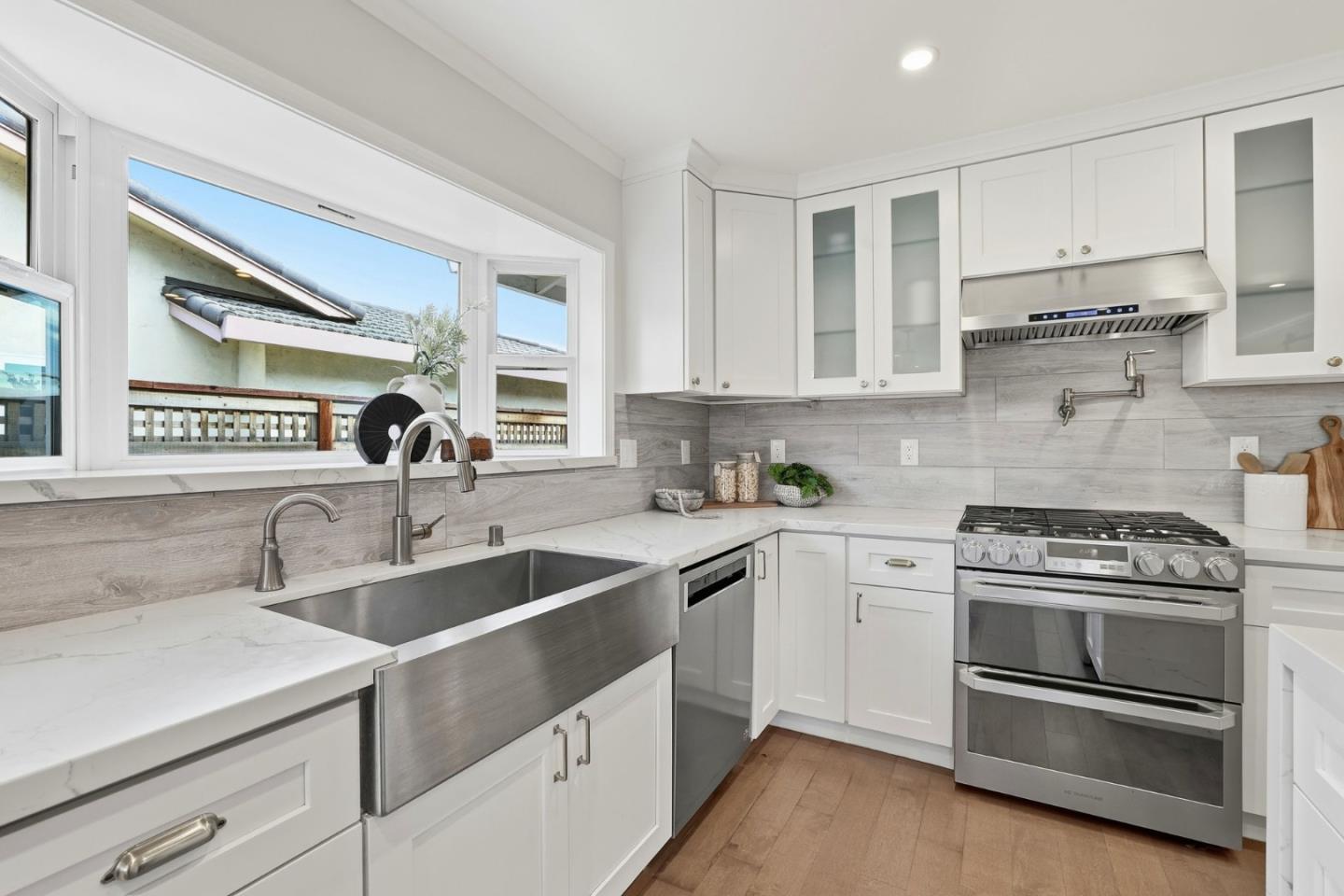 Detail Gallery Image 17 of 47 For 165 Carlow Ct, Sunnyvale,  CA 94087 - 4 Beds | 2 Baths