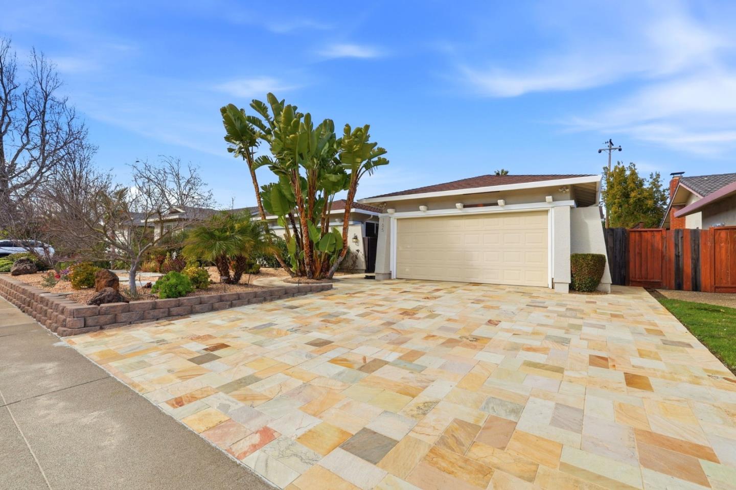 Detail Gallery Image 2 of 47 For 165 Carlow Ct, Sunnyvale,  CA 94087 - 4 Beds | 2 Baths