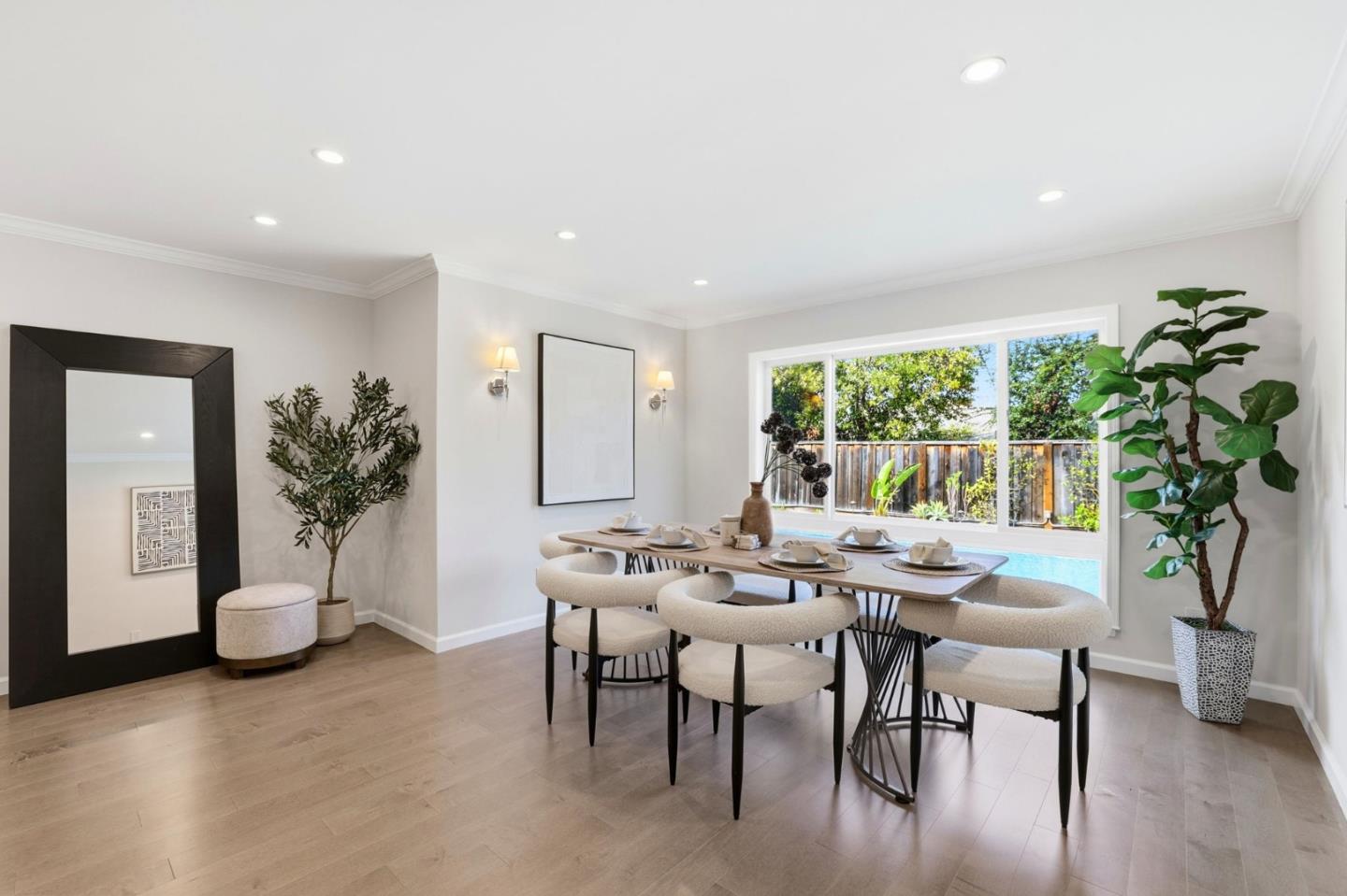 Detail Gallery Image 20 of 47 For 165 Carlow Ct, Sunnyvale,  CA 94087 - 4 Beds | 2 Baths