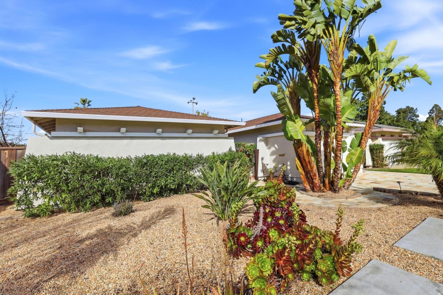 Detail Gallery Image 4 of 47 For 165 Carlow Ct, Sunnyvale,  CA 94087 - 4 Beds | 2 Baths