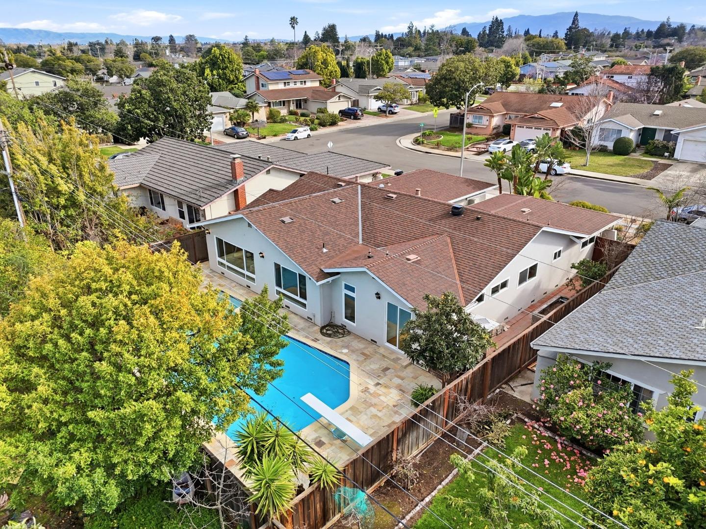 Detail Gallery Image 45 of 47 For 165 Carlow Ct, Sunnyvale,  CA 94087 - 4 Beds | 2 Baths