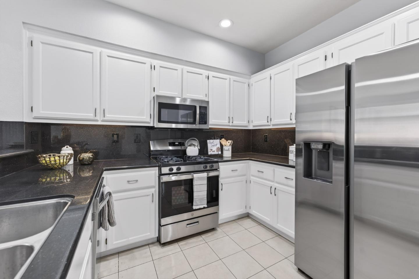 Detail Gallery Image 29 of 37 For 3646 Jasmine Cir, San Jose,  CA 95135 - 3 Beds | 2 Baths