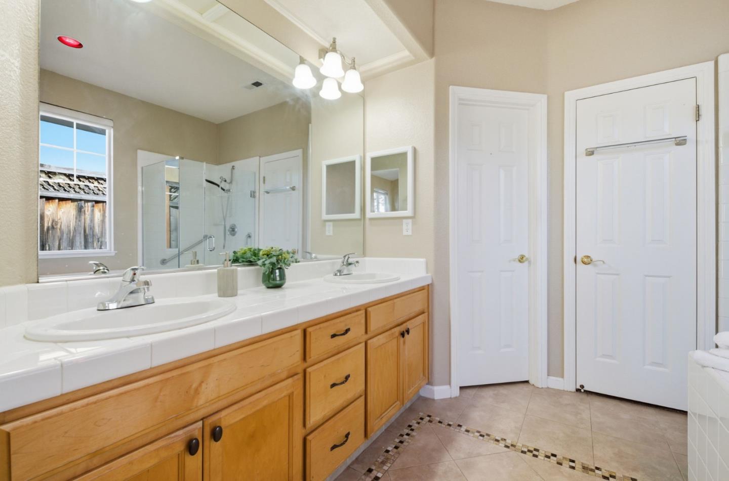 Detail Gallery Image 33 of 49 For 1655 Valley Oaks Dr, Gilroy,  CA 95020 - 3 Beds | 2 Baths