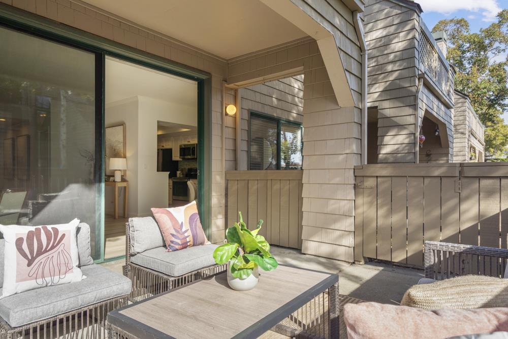 Detail Gallery Image 10 of 53 For 29 Cove Ln, Redwood Shores,  CA 94065 - 2 Beds | 2 Baths