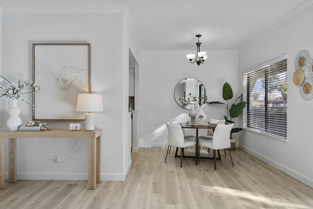 Detail Gallery Image 12 of 53 For 29 Cove Ln, Redwood Shores,  CA 94065 - 2 Beds | 2 Baths