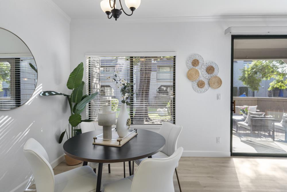 Detail Gallery Image 14 of 53 For 29 Cove Ln, Redwood Shores,  CA 94065 - 2 Beds | 2 Baths