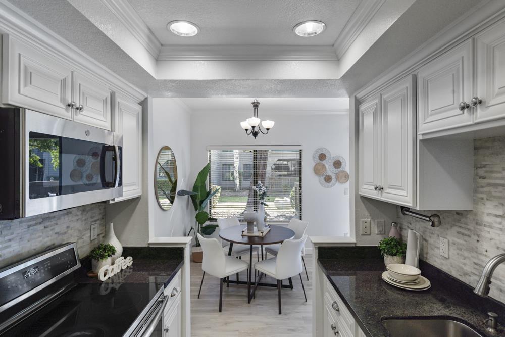 Detail Gallery Image 18 of 53 For 29 Cove Ln, Redwood Shores,  CA 94065 - 2 Beds | 2 Baths