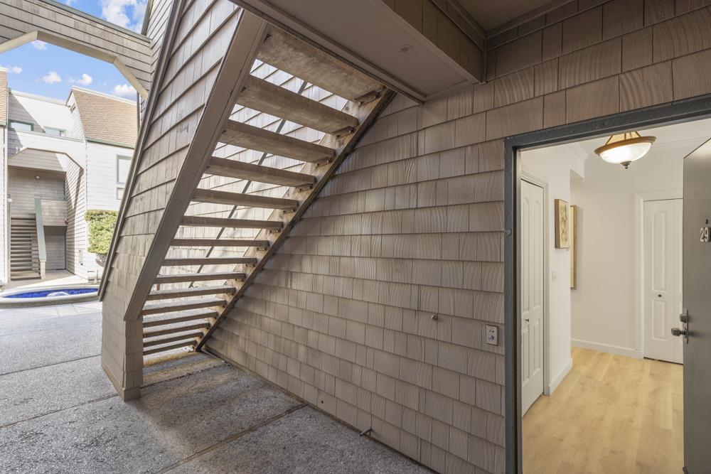 Detail Gallery Image 3 of 53 For 29 Cove Ln, Redwood Shores,  CA 94065 - 2 Beds | 2 Baths