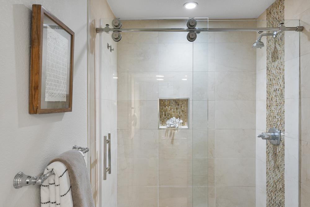 Detail Gallery Image 31 of 53 For 29 Cove Ln, Redwood Shores,  CA 94065 - 2 Beds | 2 Baths