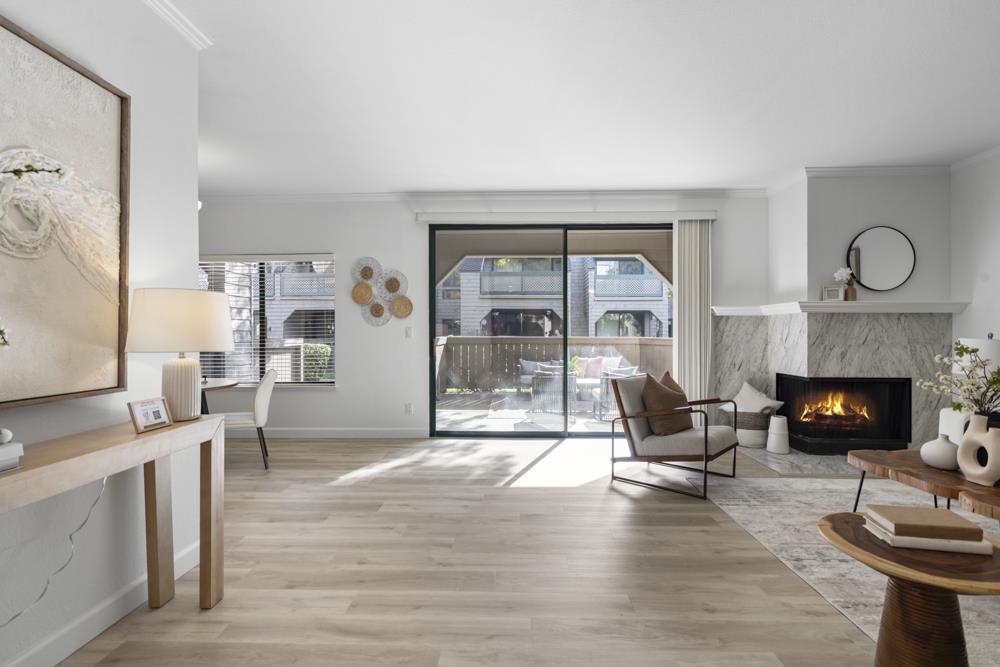 Detail Gallery Image 4 of 53 For 29 Cove Ln, Redwood Shores,  CA 94065 - 2 Beds | 2 Baths