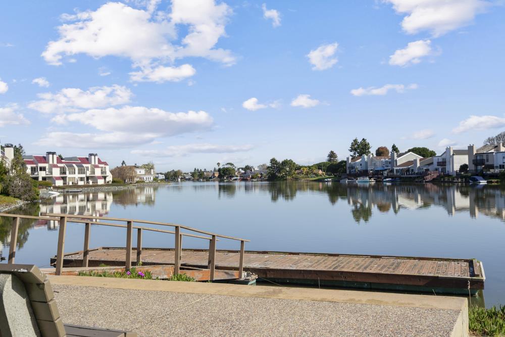 Detail Gallery Image 42 of 53 For 29 Cove Ln, Redwood Shores,  CA 94065 - 2 Beds | 2 Baths