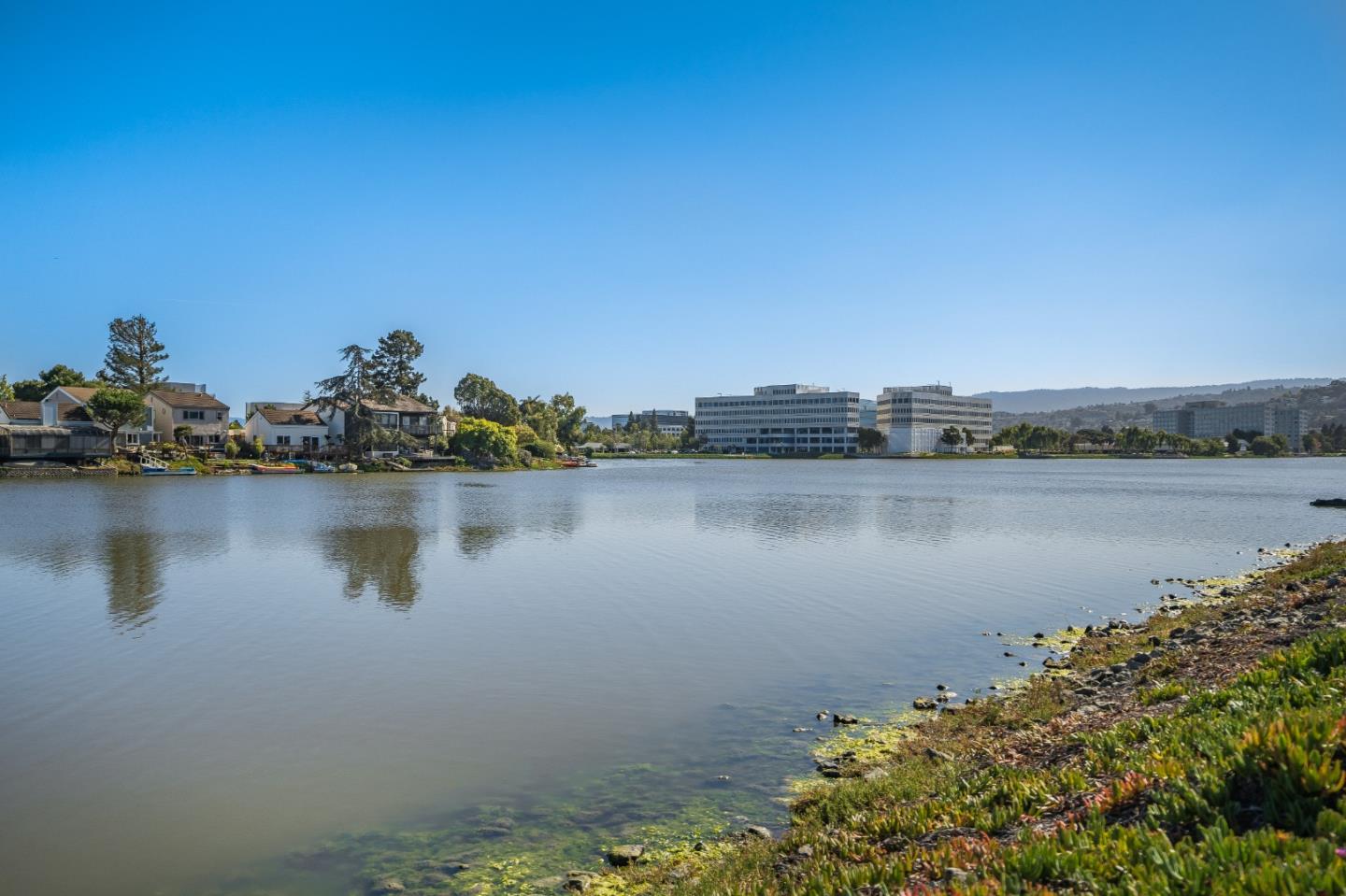 Detail Gallery Image 50 of 53 For 29 Cove Ln, Redwood Shores,  CA 94065 - 2 Beds | 2 Baths